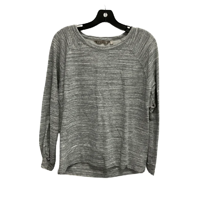 Sweatshirt Crewneck By Athleta In Grey, Size: Xs Unique Men's Upcycled