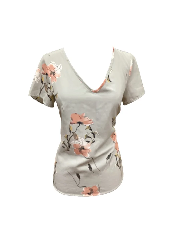 Top 3/4 Sleeve By Papermoon  Size: M Youthful Men's Anime