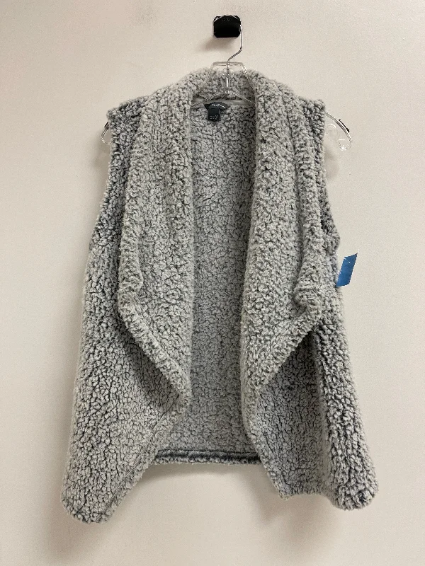 Vest Faux Fur & Sherpa By Eddie Bauer In Grey, Size: M Laid